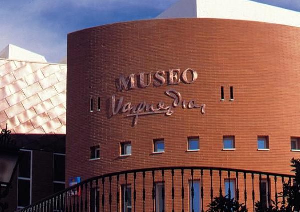 	
				Centro de Arte Moderno y Contemporáneo Daniel Vázquez Díaz	
				